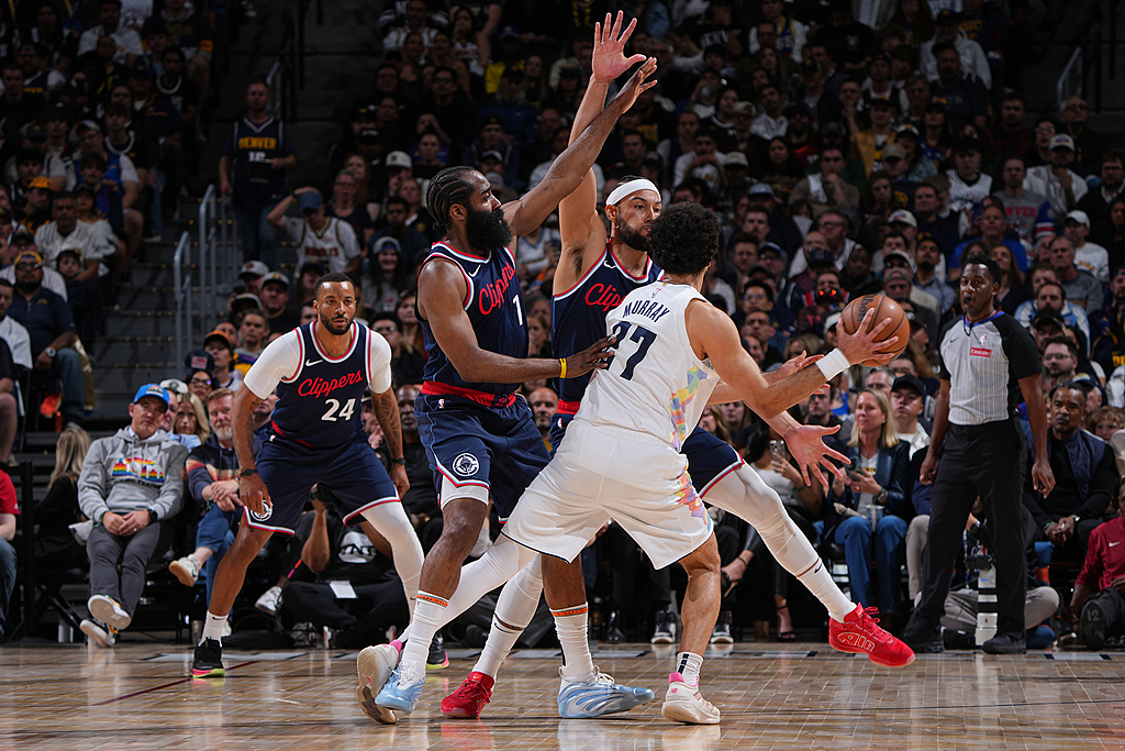 亚特兰大再遭质疑备战法甲巴塞罗那内部沟通备战NBA季后赛，西亚卡姆在掘金比赛中问鼎冠军看傻球迷的简单介绍