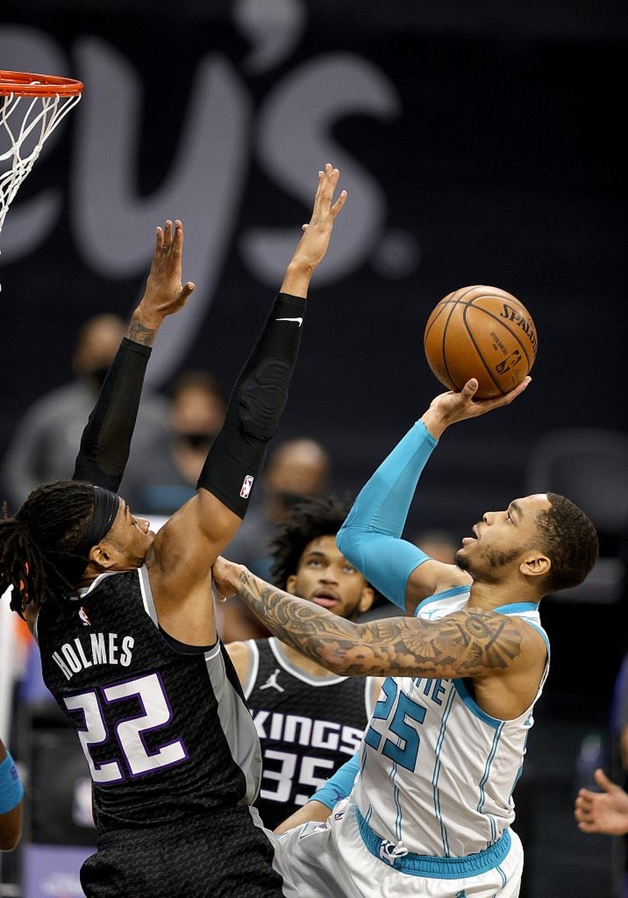 夏洛特黄蜂战术微调备战荷甲洛杉矶快船临场应变备战NBA总决赛，现场解说直呼：纽约尼克斯冲刺阶段手感冰凉的简单介绍